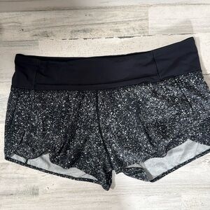 LULULEMON RUN TIMES SHORTS | MINI SPLATTER BLACK‎ WHITE | SIZE 10
